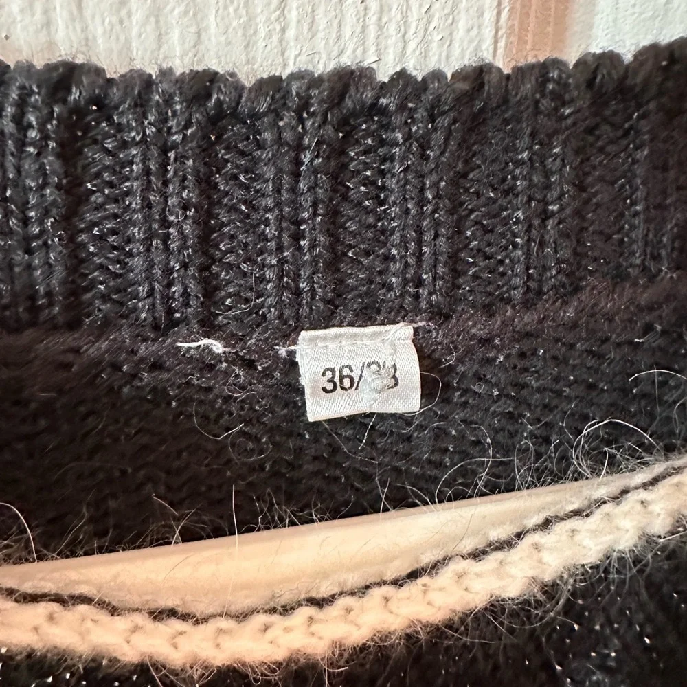 80s vintage black and red tennis sweater ptp 21 - Picture 9 of 10